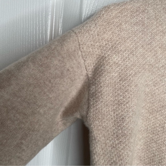 Lord & Taylor 100% Cashmere Sweater V neck Pullover Comfy Cozy in Beige L - Picture 6 of 10